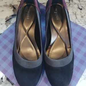 Easy Spirit Escarmela Suede Heels